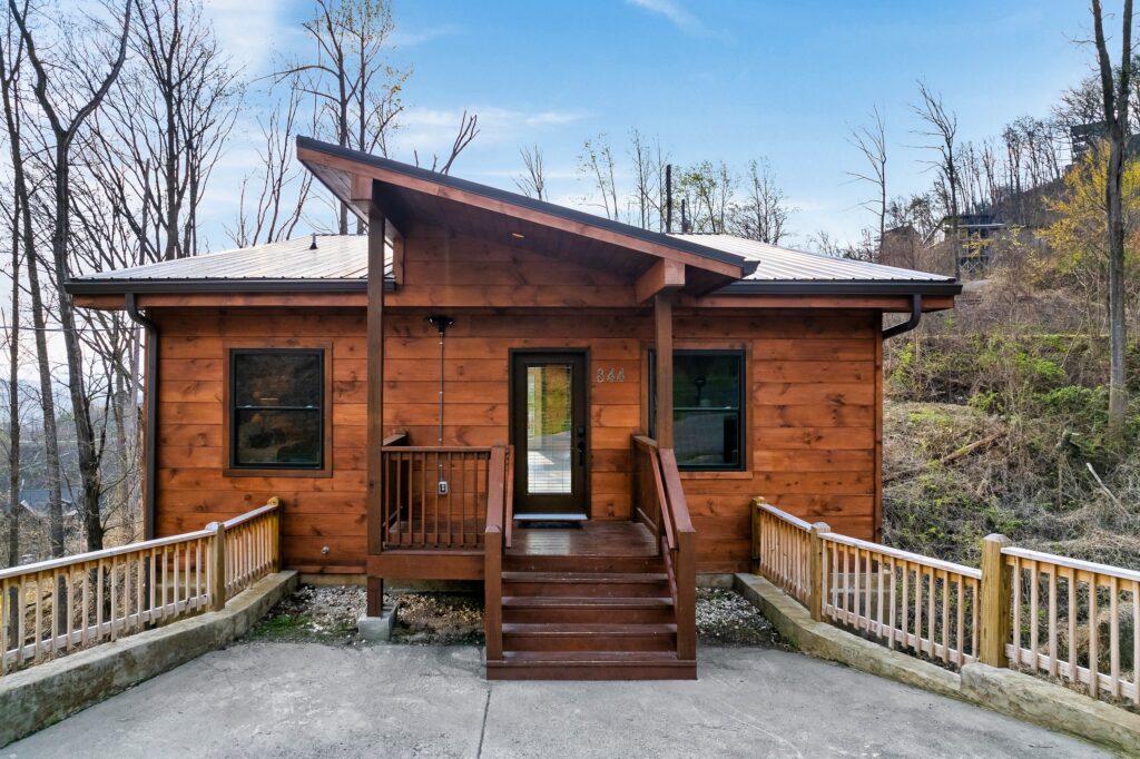 gatlinburg-cabin-mountain-memories-smoky-mountain-view-exterior (1)