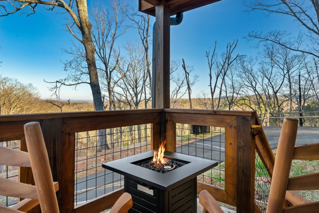gatlinburg-cabin-tree-top-memories-deck-fire-table