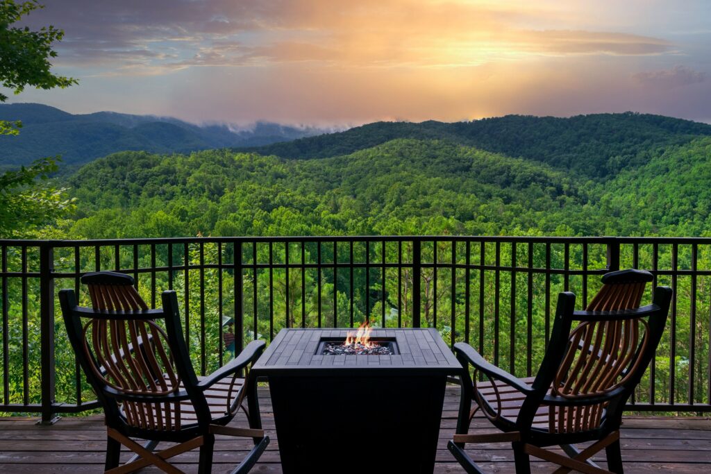 gatlinburg-cabin-unforgetable-smoky-mountain-view-sunset