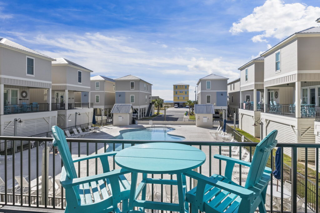gulf-shores-beach-house-pool-view-balcony-seating