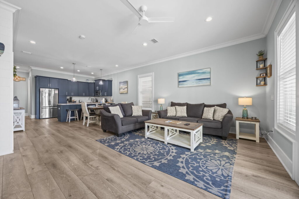 21-gulf-shores-vacation-rental-open-concept-living-room-kitchen.jpg