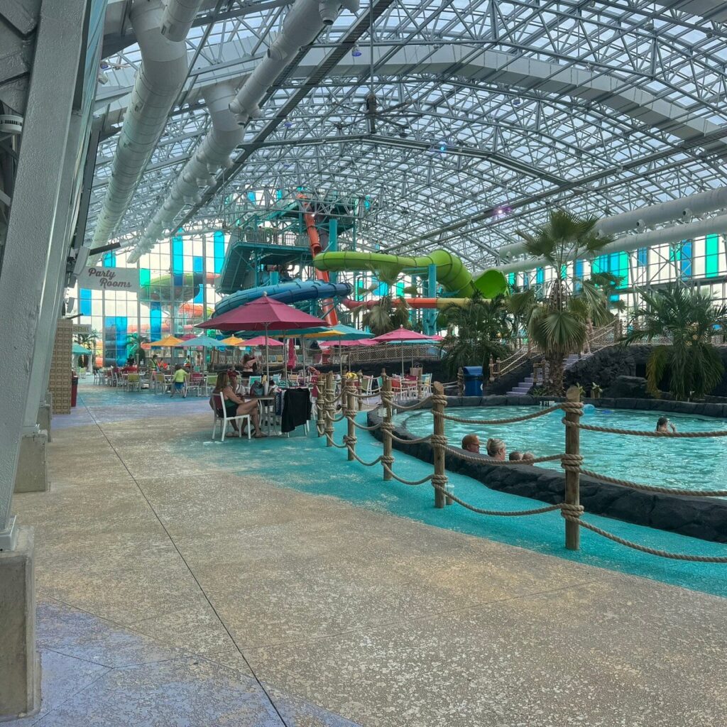 water-park-gulf-shores-tropic-falls-indoor