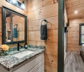 gatlinburg-cabin-mountain-memories-bath-room
