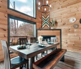 gatlinburg-cabin-mountain-memories-deck-dining-area (2)
