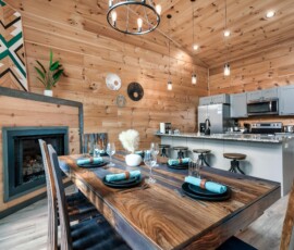gatlinburg-cabin-mountain-memories-deck-dining-area (3)