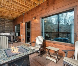 gatlinburg-cabin-mountain-memories-deck-fire-table (1)