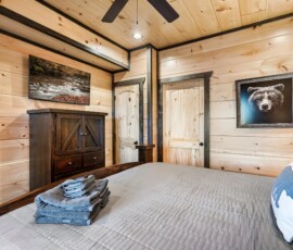 gatlinburg-cabin-tree-top-memories-bedroom (2)
