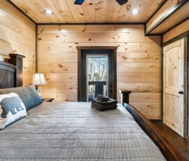 gatlinburg-cabin-tree-top-memories-bedroom (3)
