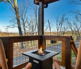 gatlinburg-cabin-tree-top-memories-deck-fire-table