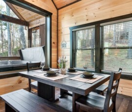 gatlinburg-cabin-tree-top-memories-dinning-table (2)