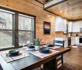 gatlinburg-cabin-tree-top-memories-dinning-table
