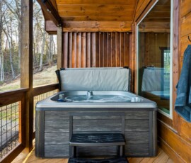 gatlinburg-cabin-tree-top-memories-hot-tub-view