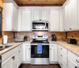 gatlinburg-cabin-tree-top-memories-kitchen (3)
