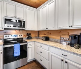 gatlinburg-cabin-tree-top-memories-kitchen-coffee (3)