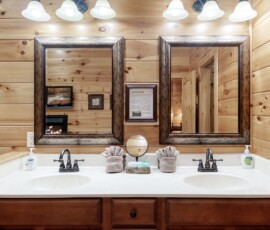 gatlinburg-cabin-unforgettable-bathroom (2)
