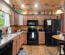 unforgettable-cabin-kitchen