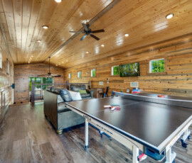 sweet-sunrise-broken-bow-upstairs-game-room.jpg